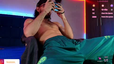 kuzzcoo online show from April 10, 1:49 pm