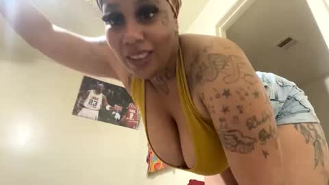 kylie03enn online show from January 18, 12:58 pm