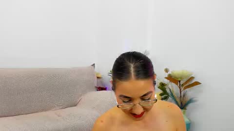 Kylie online show from September 28, 8:18 pm