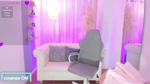 kyliie_joness online show from September 20, 7:39 pm