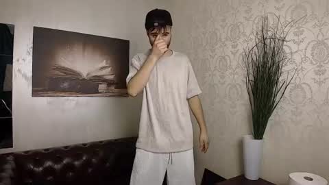 KyloEast online show from July 23, 4:43 am