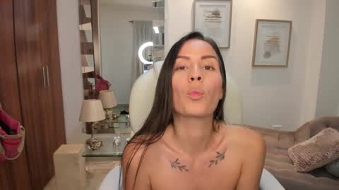 Kymberly online show from January 5, 2:52 pm