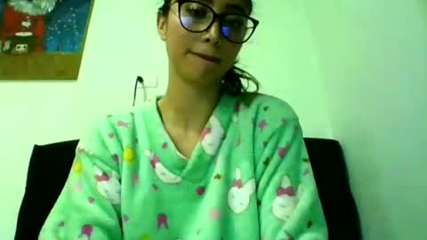 Kym Giraldo online show from December 12, 10:34 am