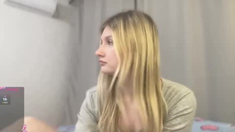 Amanda online show from March 22, 7:40 pm