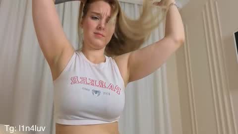 lina online show from November 5, 9:39 pm