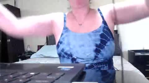 l4dyc4pricorn76 online show from March 13, 1:53 am