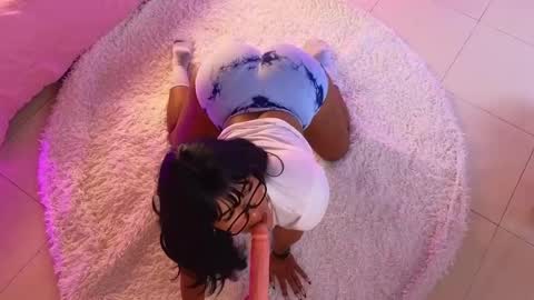 Cris  online show from February 22, 6:19 pm