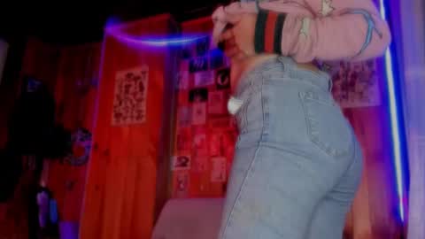 Laary Lily  online show from February 14, 2:28 am