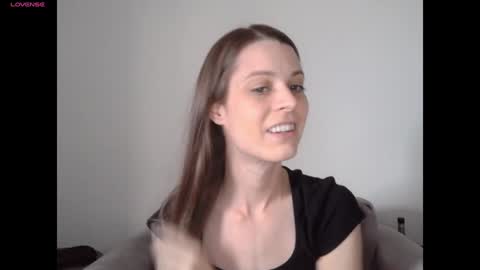 Snapshot of lacie_richards chatting on December 19, 8:13 pm Lacie online show from December 19, 8:13 pm