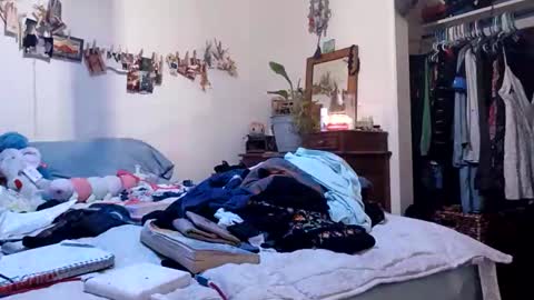 lacybell online show from October 8, 6:41 am