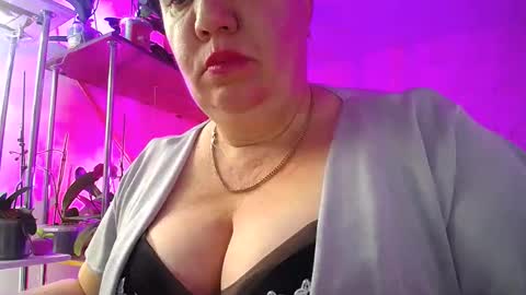 Snapshot of lady_gloria chatting on January 24, 6:46 am Lady Gloria online show from January 24, 6:46 am