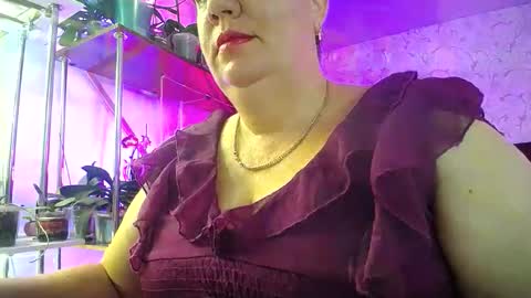 Snapshot of lady_gloria chatting on September 11, 4:25 am Lady Gloria online show from September 11, 4:25 am