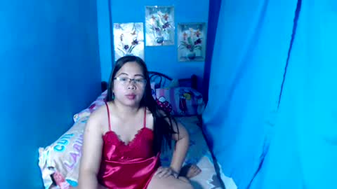 lady_in_bed69 online show from April 4, 9:55 pm