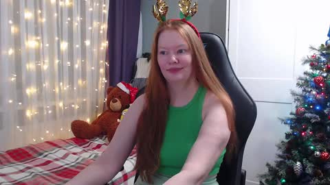 Snapshot of lady_inari chatting on January 2, 12:23 am Angelika online show from January 2, 12:23 am