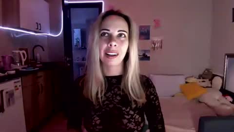 lady_smile69 online show from September 10, 3:18 am