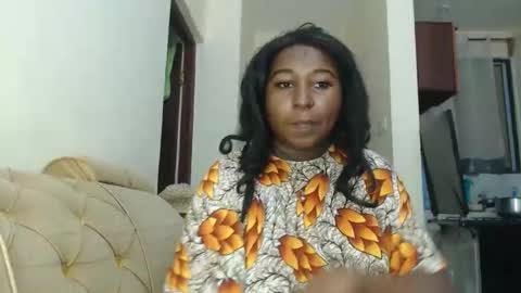 Snapshot of lady_twerky chatting on October 7, 12:06 am Maya online show from October 7, 12:06 am