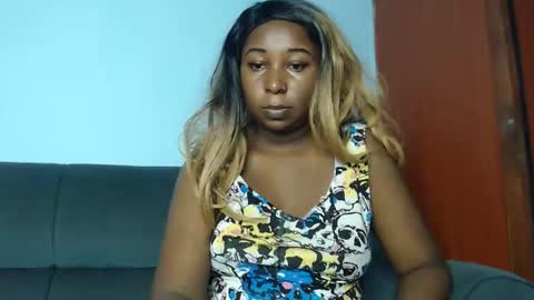Snapshot of lady_twerky chatting on December 3, 1:27 pm Maya online show from December 3, 1:27 pm