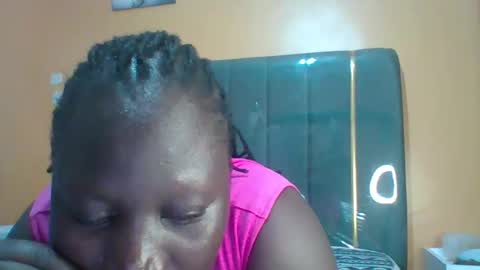 lindah32 online show from June 6, 11:21 pm