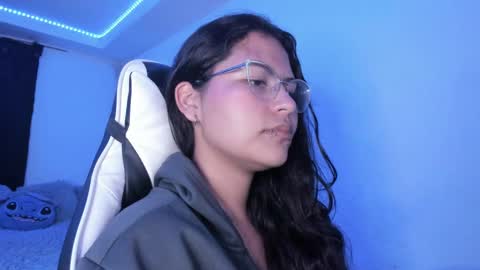 Snapshot of ladybrown_16 chatting on February 24, 4:05 am Lady online show from February 24, 4:05 am