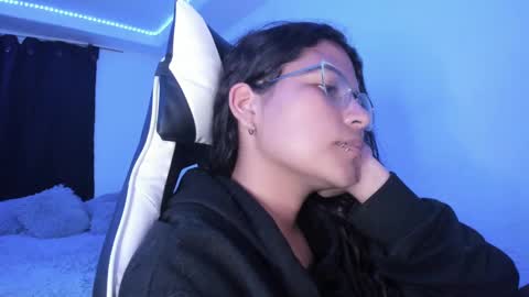 Snapshot of ladybrown_16 chatting on March 4, 3:44 am Lady online show from March 4, 3:44 am