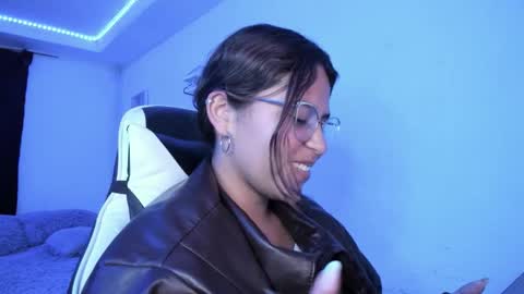  Lady  online show from March 10, 3:33 am