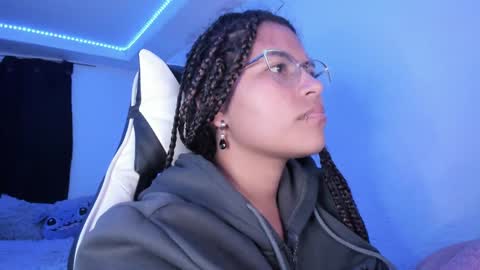 Snapshot of ladybrown_16 chatting on February 14, 4:58 am Lady online show from February 14, 4:58 am