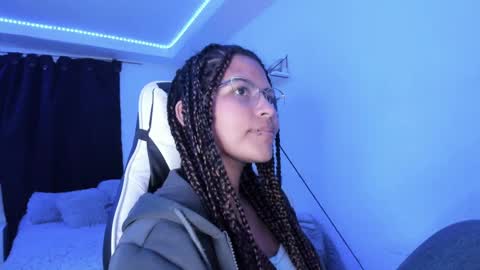 Snapshot of ladybrown_16 chatting on February 5, 3:13 am Lady online show from February 5, 3:13 am