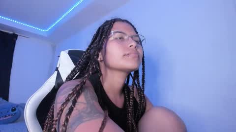 Snapshot of ladybrown_16 chatting on February 6, 6:08 am Lady online show from February 6, 6:08 am