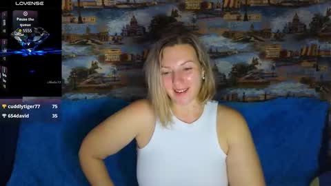 ladylucky_ online show from November 6, 2:36 am