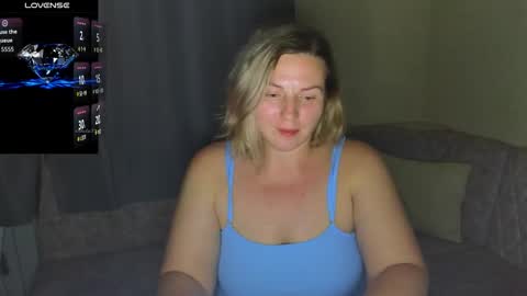 ladylucky_ online show from October 16, 4:50 pm