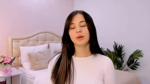 Amelia online show from September 11, 1:23 pm