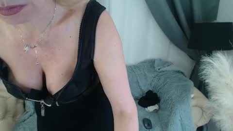 Snapshot of ladysexyx chatting on March 7, 3:39 pm ladysexyx online show from March 7, 3:39 pm