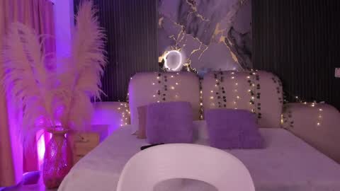 Lady  online show from April 12, 7:45 am