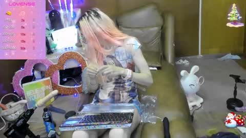 Skinnygirl online show from October 21, 1:33 am