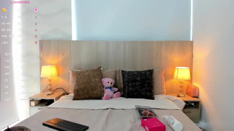 Laia Cruz online show from February 21, 8:01 pm