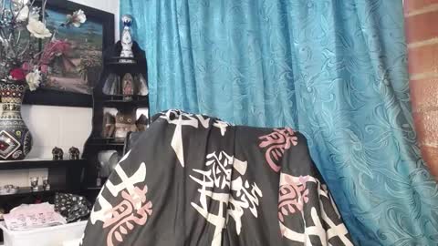 laia_hadid online show from November 20, 11:09 am