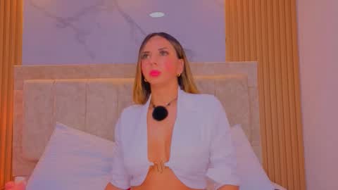 laiamilf online show from March 12, 2:26 am