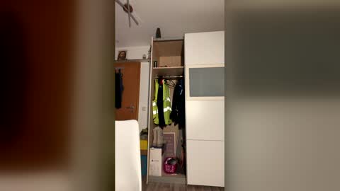 laichzeit1880 online show from April 10, 3:12 am