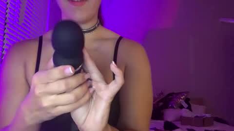 Lainey online show from March 25, 3:35 am