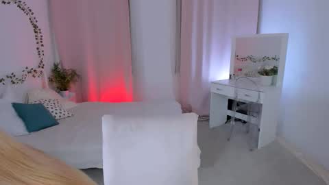 Laly online show from October 2, 12:26 pm