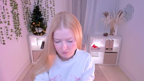 Laly online show from January 5, 4:38 pm