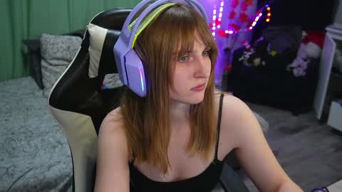 Kay online show from December 4, 6:44 pm