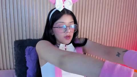 ... .          . ... online show from October 6, 12:12 pm