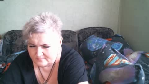 lanacat555 online show from April 11, 10:19 am