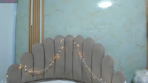 lana online show from November 5, 6:04 am