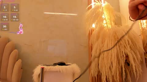 lana online show from November 6, 6:05 am