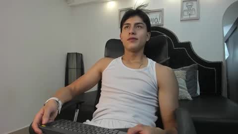 landercruz online show from October 15, 4:16 am