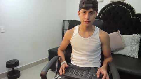 landercruz online show from October 18, 4:49 am