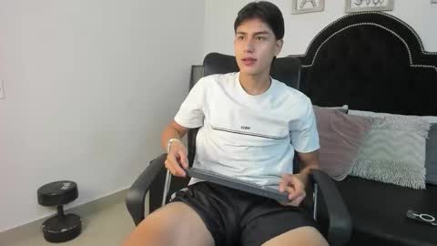 landercruz online show from October 14, 3:31 am