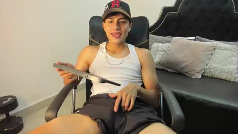 landercruz online show from October 9, 4:40 am